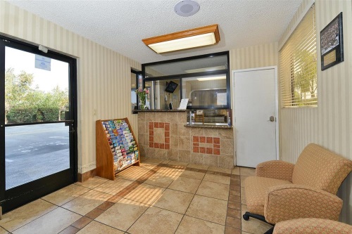 Americas Best Value Inn and Suites LAX Airport 004